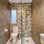 Modern 2 Bedroom In The Heart Of *