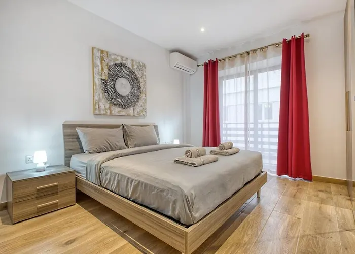 Modern 2 Bedroom In The Heart Of * Слима