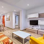 شقة Modern 2 Bedroom In The Heart Of *
