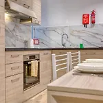 Daire Modern 2 Bedroom In The Heart Of