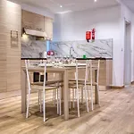 Daire Modern 2 Bedroom In The Heart Of