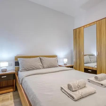 아파트 Modern 2 Bedroom In The Heart Of 슬리에마