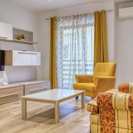 Modern 2 Bedroom In The Heart Of Apartament *