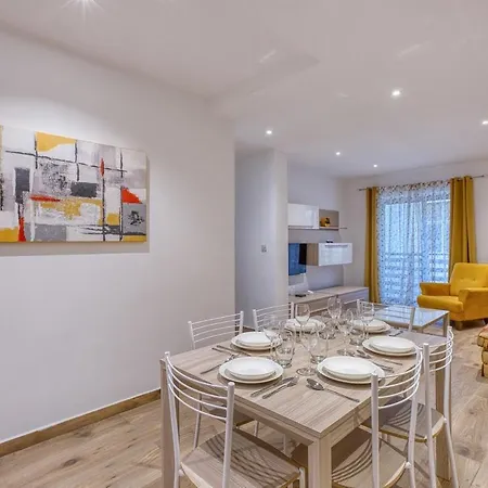 Modern 2 Bedroom In The Heart Of Apartament