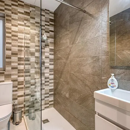 아파트 Modern 2 Bedroom In The Heart Of *
