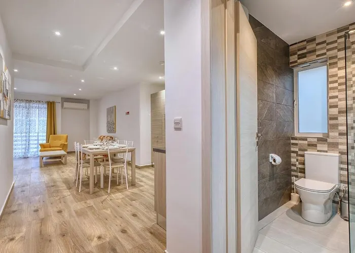 דירה Modern 2 Bedroom In The Heart Of *