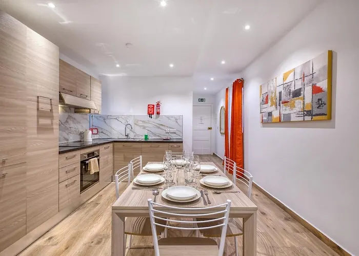 Modern 2 Bedroom In The Heart Of סליאמה