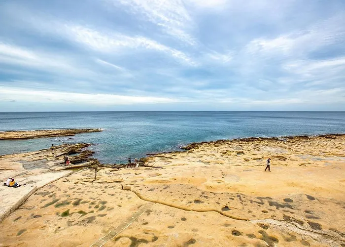 Modern 2 Bedroom In The Heart Of