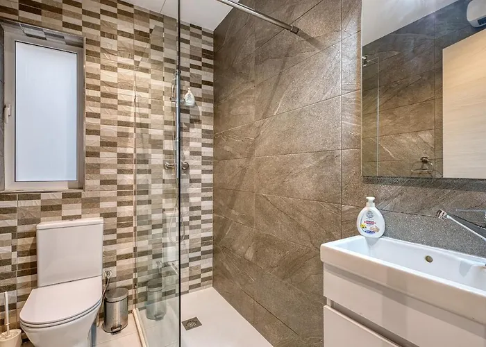 דירה Modern 2 Bedroom In The Heart Of *